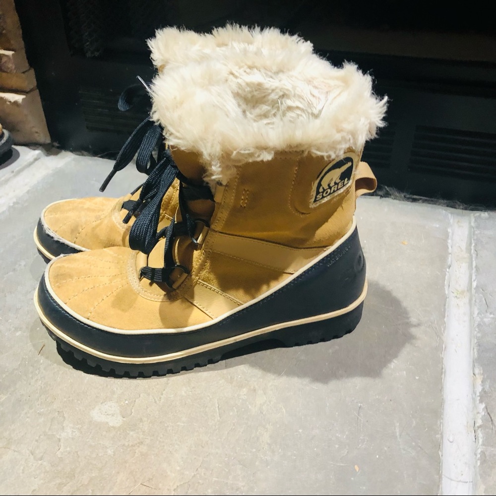 Sorel Tivoli II Suede Boots